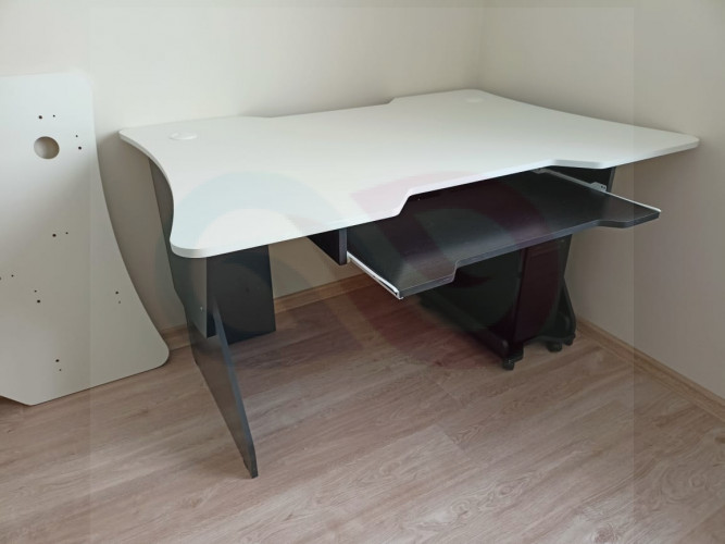 Стол компьютерный Прада